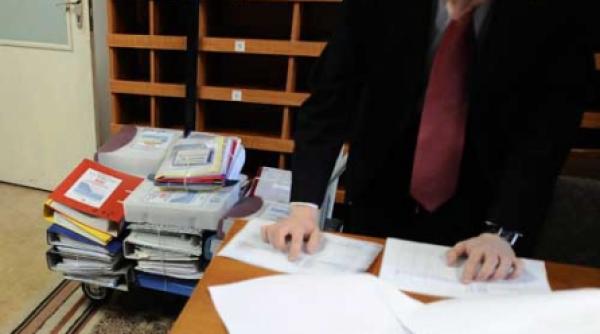 statul s a trezit dator vandut