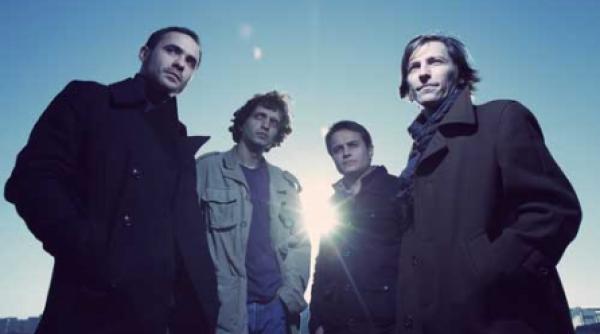 the mono jacks lanseaza albumul de debut