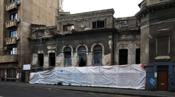 despre case care nu mai plang