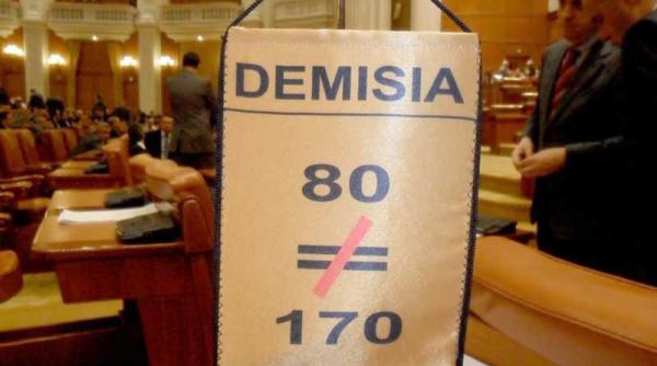 opozitia trimisa acasa