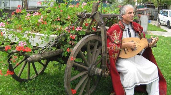 lira traca la dalles