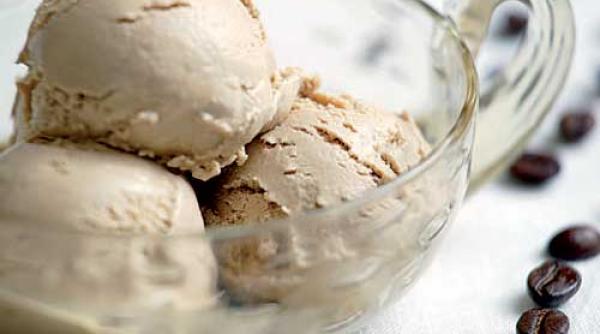 farmecul copilariei in desertul bunicilor