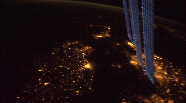 imagini spectaculoase din spatiu pe contul de twitter al unui astronaut american