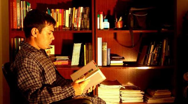 cititul deschide ochii si struneste limba