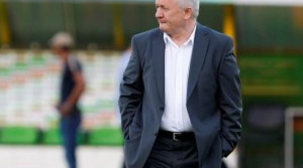 porumboiu singura echipa care joaca fotbal e otelul