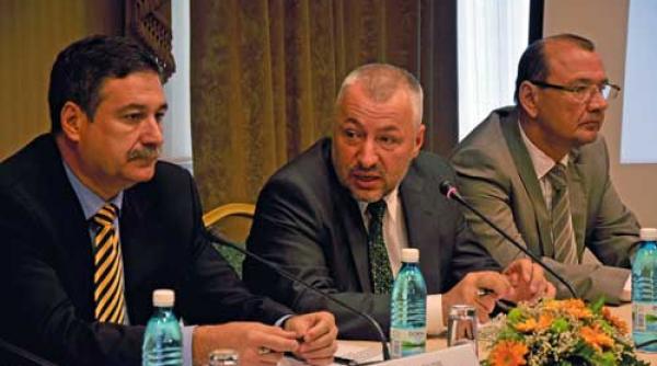 directorul doi si un sfert nu stiu daca avem informatori in presa