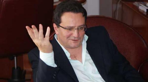 george maior avem 3 000 de ofiteri operativi platiti in medie cu 2 500 ron