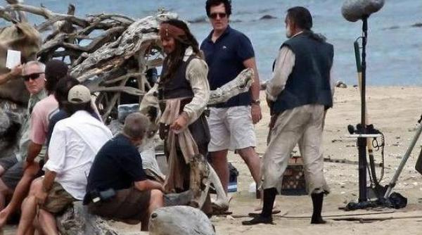 johnny depp s a mutat intr o rulota de peste 1 milion de dolari