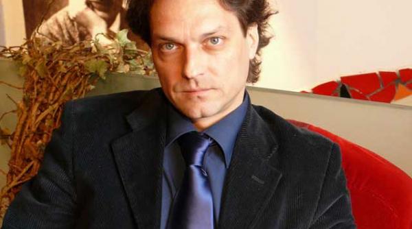 spectacolul este un cadou pe care ti l faci