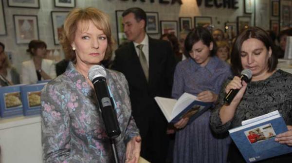 trei carti de bucate si o singura foame de carte