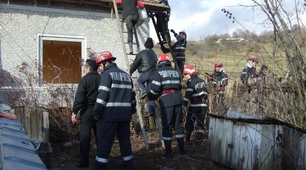 gospodarie inghitita de un crater imens