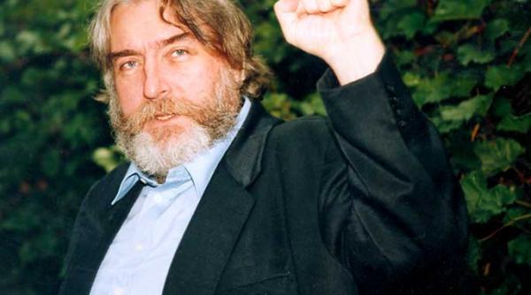 a impins neobosit lucrurile inainte