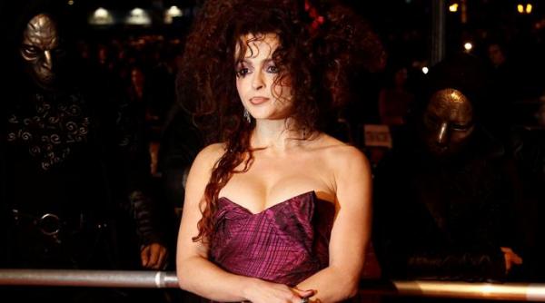 helena bonham carter laudata de vanity fair pentru stilul sau vestimentar excentric video