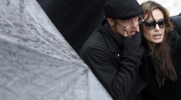 bat clopote de nunta pentru brad pitt si angelina jolie