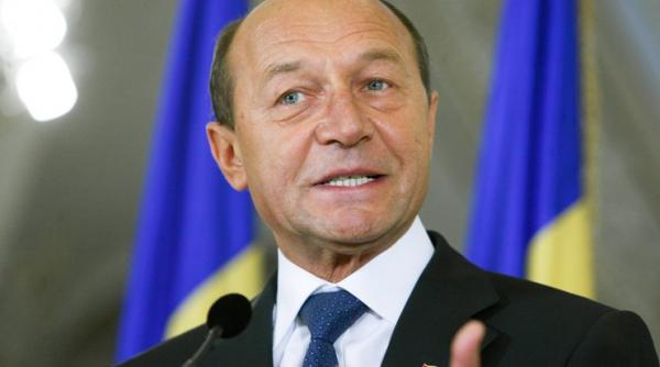traian basescu nu participa la ceremoniile de 1 decembrie