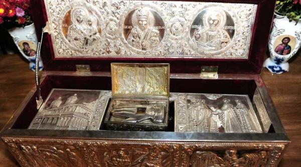 pelerinaj la moastele sf nicolae