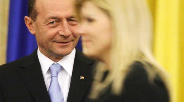 sloganul elenei udrea la osim eu iubesc b