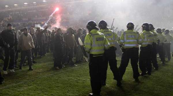 video teren invadat la birmingham aston villa