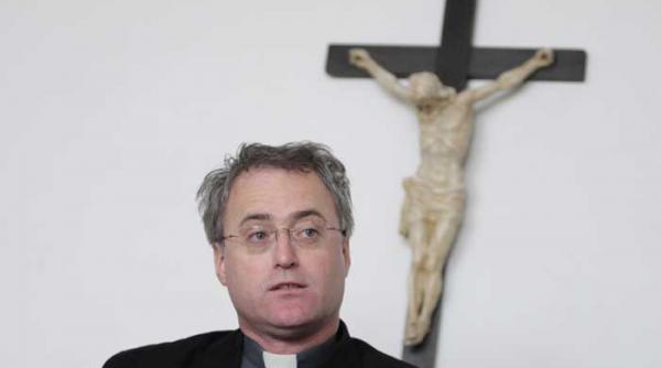 despre ingeri demoni si facebook