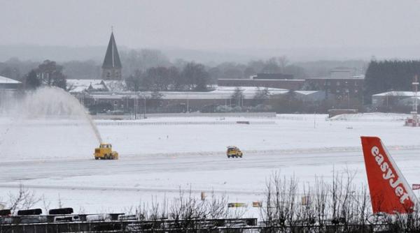 mae recomanda romanilor evitatea calatoriilor in strainatate