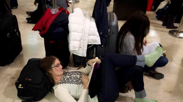 criza aviatica spaniola a luat sfarsit controlorii au renuntat la greva