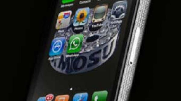 iphone 4 varianta cu diamante