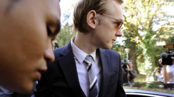 wikileaks mai pervers decat guru