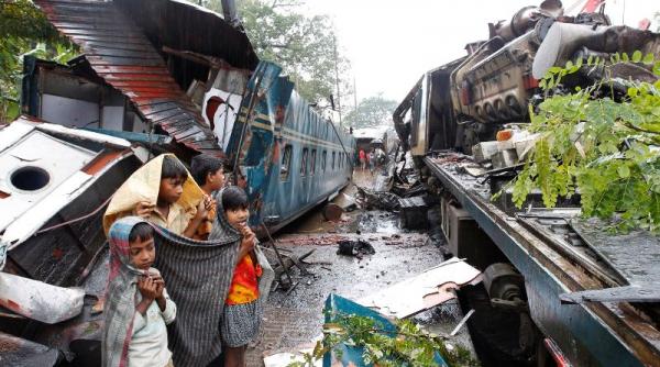 accident feroviar in bangladesh 7 morti si peste 50 de raniti