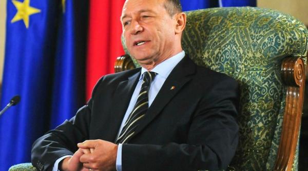 basescu invita partidele parlamentare la consultari pe 13 decembrie