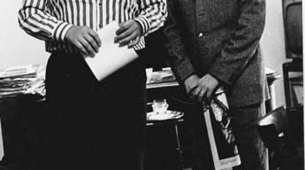 repetabila povara riscul poeziei politice