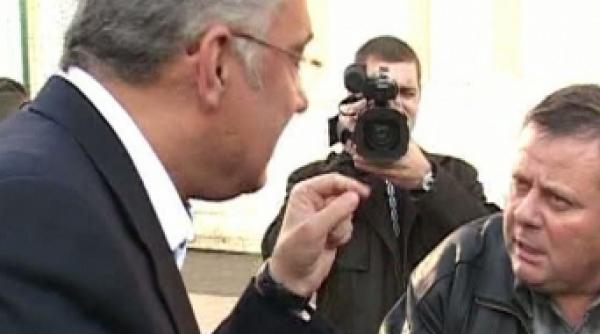 videanu si blaga huiduiti de pensionari