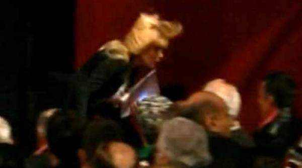 tocurile elenei udrea se revolta