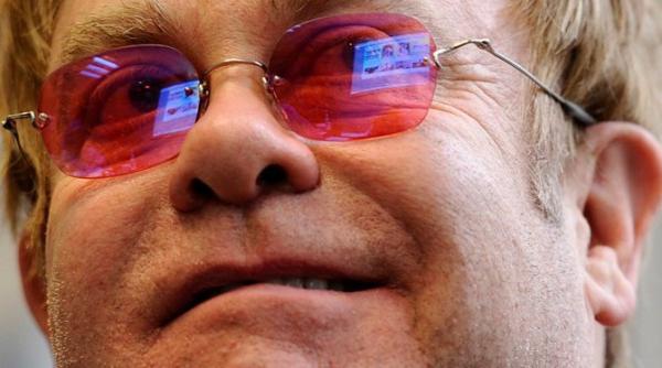 elton john am fost la un pas de moarte din cauza drogurilor