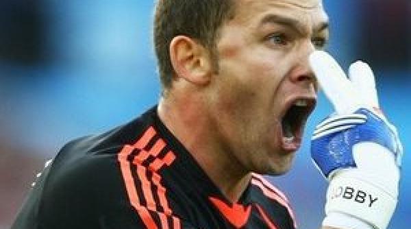 lobont schimbat la pauza dupa o ciocnire cu un coechipier