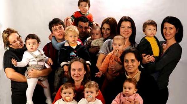 mamicutele si bebelusii prinos de recunostinta