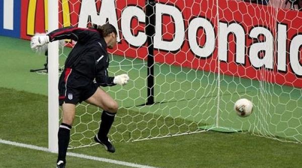 video david seaman a intrat in cartea recordurilor vezi de ce