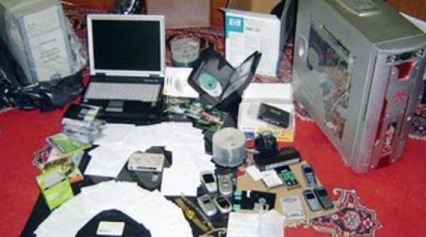 42 de persoane acuzate de fraude informatice audiate de diicot