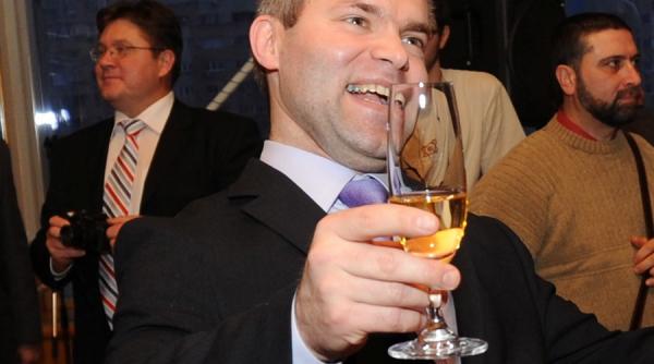 gafa marca funeriu kaiac canoe si canotaj confundate de ministrul educatiei