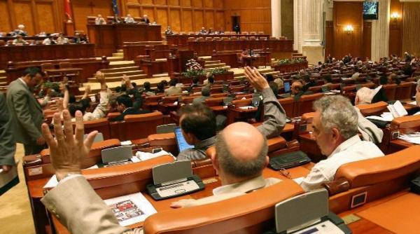 guvernul si a asumat raspunderea pe legea salarizarii