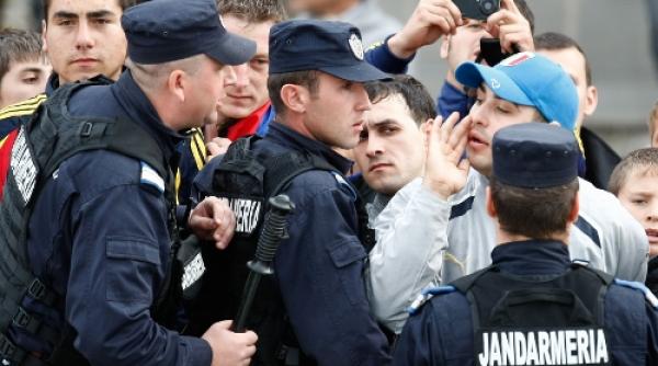 jandarmeria catre fanii care merg la napoli atentie la hotii de buzunare