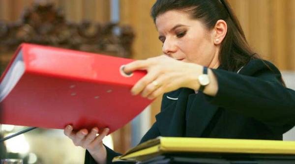 salvarea monicai ridzi strategie sau tradare