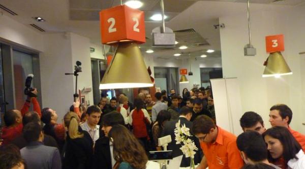 iphone 4 in oferta cosmote si vodafone