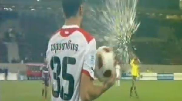 video meciuri intrerupte din cauza bulgarilor de zapada aruncati de spectatori