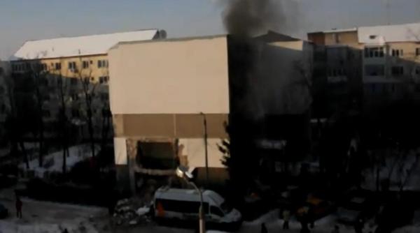 explozie intr un bloc din bacau doua persoane in stare grava