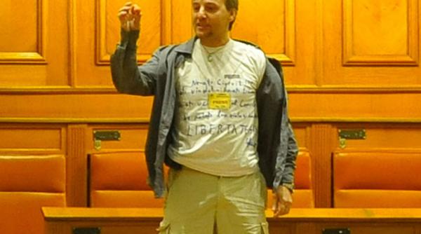 adi e un om tare dar n a mai putut lupta cu sistemul care i respingea copilul