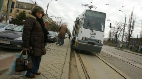 un tramvai al liniei 20 a deraiat in bucurestii noi