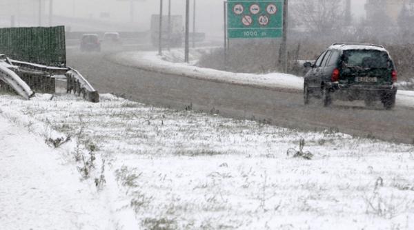 trafic in conditii de iarna si accidente pe majoritatea soselelor din tara