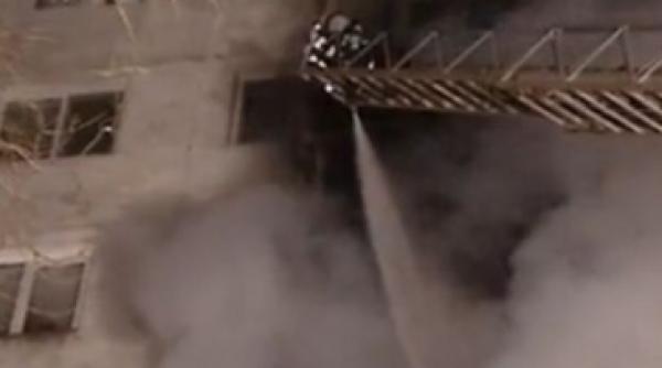 explozie intr un bloc din capitala doi oameni au ajuns la spital