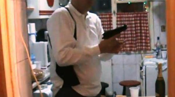 cel mai prost pistolar din curtea scolii