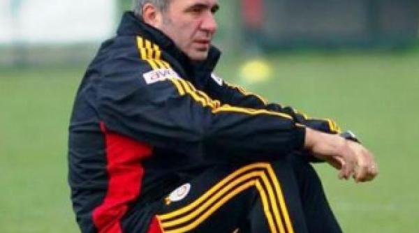 hagi mizeaza pe tineret